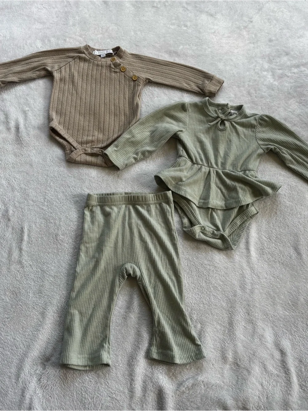Rachel Zoe Baby Girl 3-Piece Ribbed Outfit Lot – Neutral Onesies & Pants Set